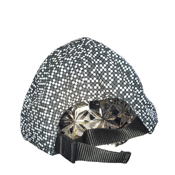 Under Armour youth lightweight black and white ball cap adjustable - Picture 3 of 3